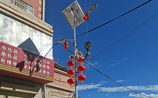 囊谦智慧路灯在城市物联网系统中的集成与运维